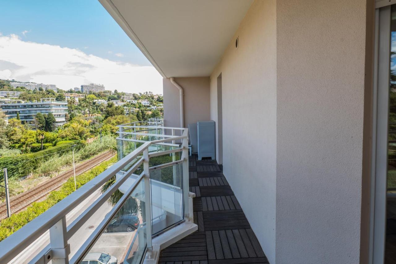 3-room Luxury With Pool And Sea View Steps From The Apartment Cannes